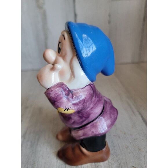 vintage Sneezy Snow White Seven Dwarfs figurine statue‎ japan - Picture 8 of 10